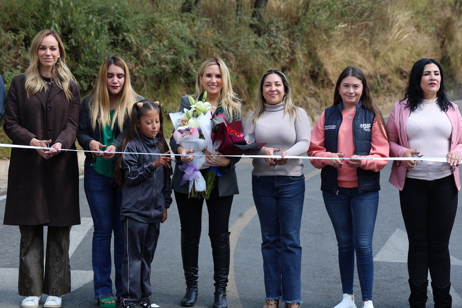 ENTREGA HUIXQUILUCAN REPAVIMENTACIÓN DE LA CARRETERA A CANALES