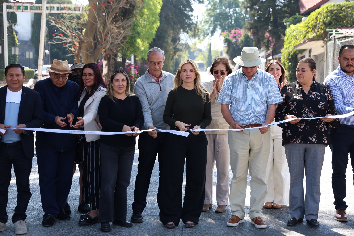 REDUCE HUIXQUILUCAN TRÁNSITO VEHICULAR EN LOMAS ANÁHUAC CON REPAVIMENTACIÓN DE AVENIDA