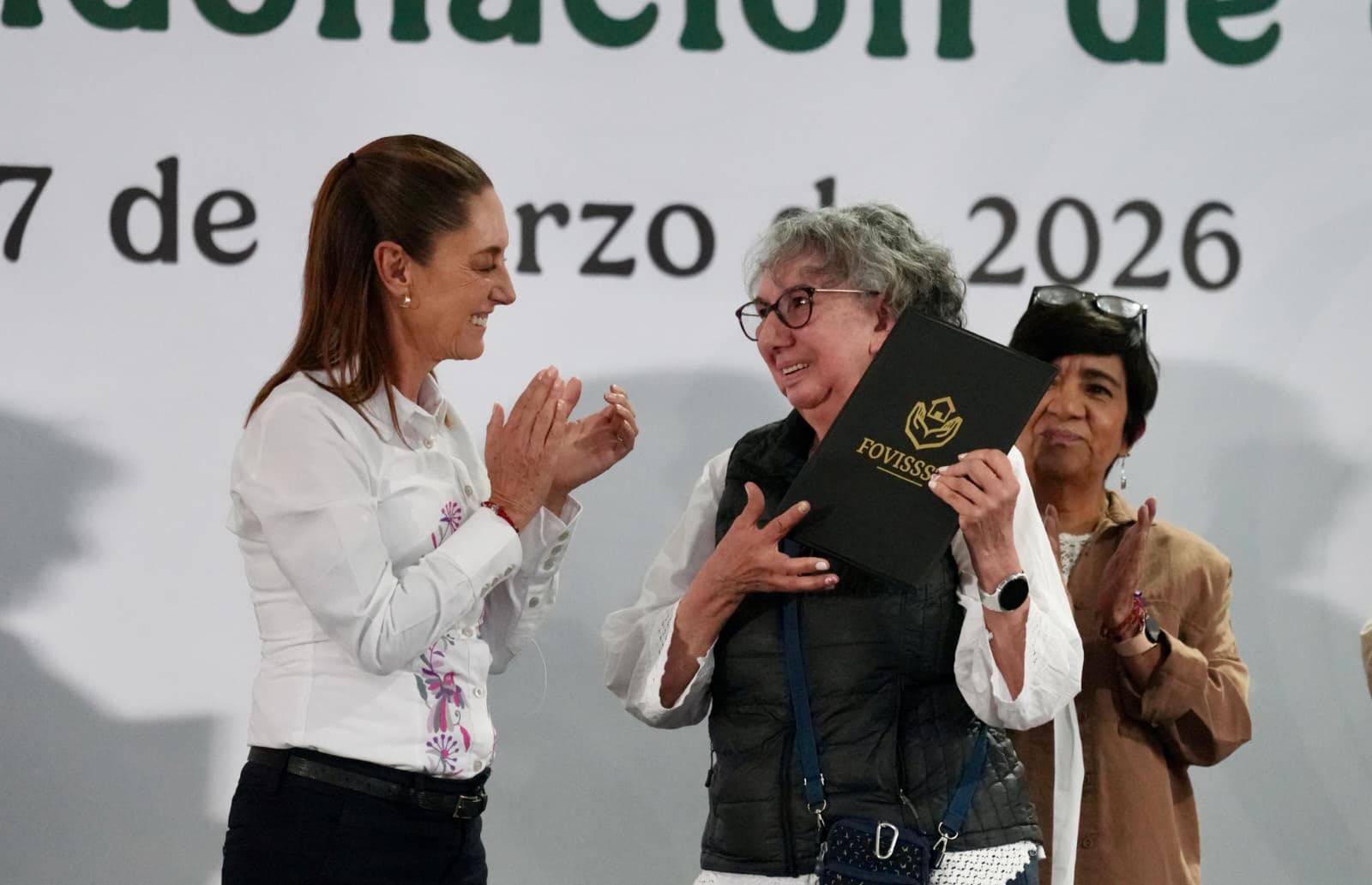 INICIA CLAUDIA SHEINBAUM CONMEMORACIÓN DEL #8M CON ENTREGA DE 500 ESCRITURAS Y 447 CONDONACIONES DE CRÉDITOS EN TECÁMAC