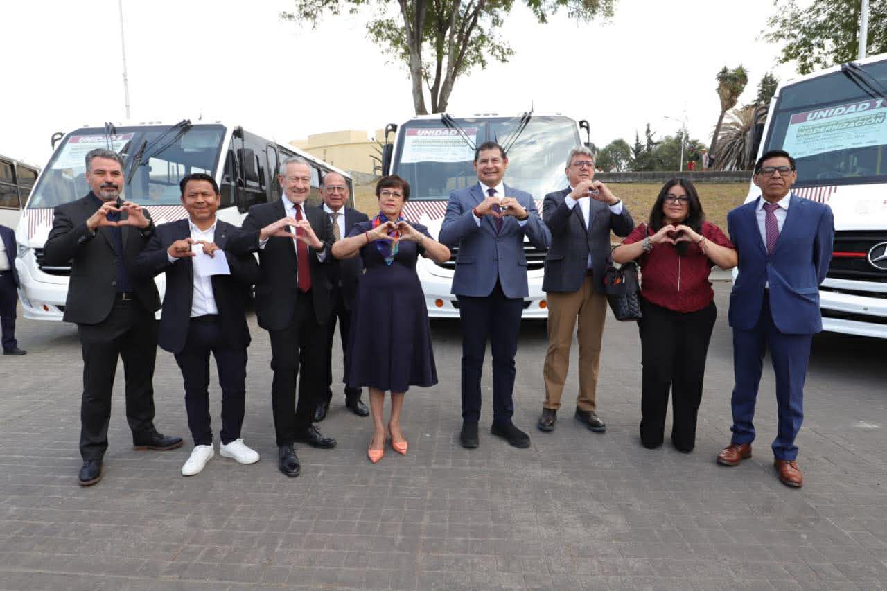 ENTREGA ALEJANDRO ARMENTA MÁS DE 11 MDP A FONDO PERDIDO PARA UNIDADES NUEVAS DE TRANSPORTE PÚBLICO