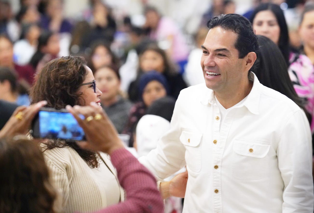 “ HUIXQUILUCAN CADA DÍA SE VE Y ESTA MEJOR”: SENADO ENRIQUE VARGAS
