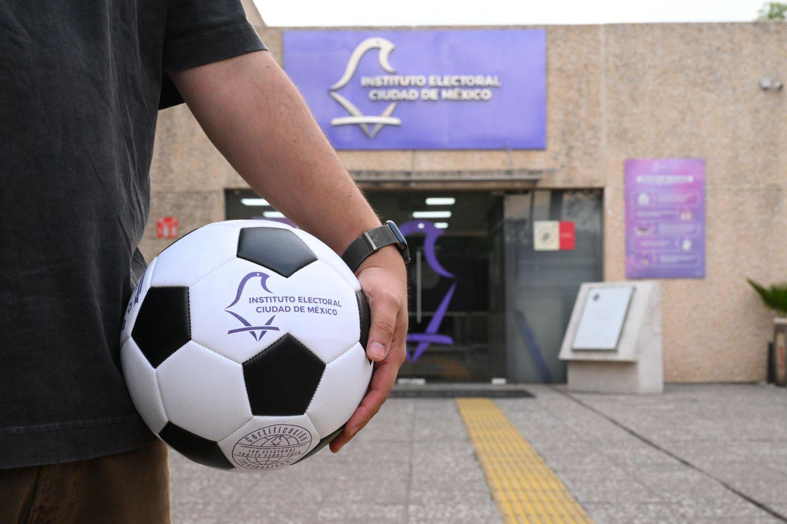 EL IECM DESAFÍA A LA FEPADE. A SEGOB