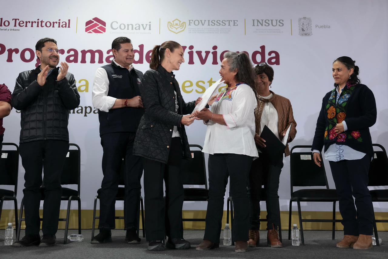 ENTREGA CLAUDIA SHEINBAUM ENTREGA 240 VIVIENDAS Y 577 CONDONACIONES DE CRÉDITO EN SAN JOSÉ CHIAPA, PUEBLA