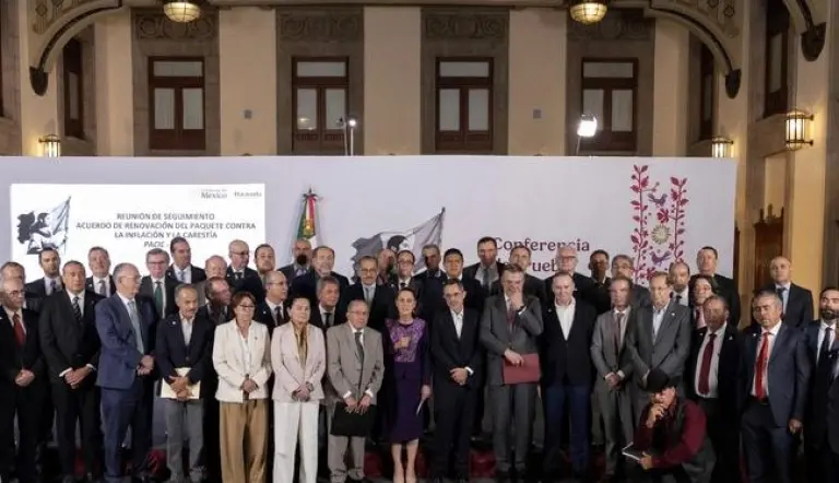 ACUERDA CLAUDIA SHEINBAUM CON EMPRESARIOS RENOVACIÓN DEL PACIC PARA MANTENER LA CANASTA BÁSICA EN 910 PESOS