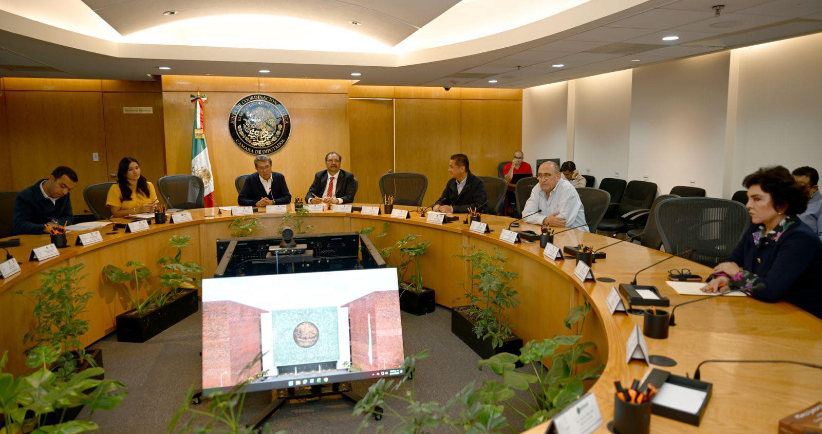 RECIBE LA JUCOPO DE SAN LÁZARO QUINTETAS DE ASPIRANTES A OCUPAR LAS TRES CONSEJERÍAS VACANTES DEL INE