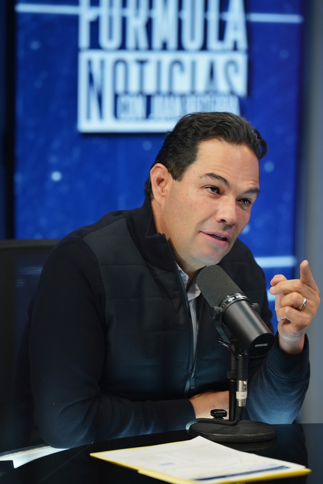 PROPONE ENRIQUE VARGAS REGULAR COBROS EXCESIVOS Y REDUCIR TARIFAS EN ESTACIONAMIENTOS DE PLAZAS COMERCIALES