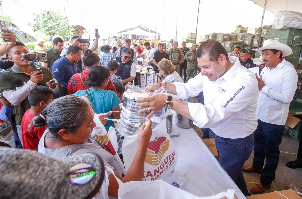 “CON TIANGUIS DEL BIENESTAR, GOBIERNO FEDERAL Y ESTATAL REGRESAN AL PUEBLO LO ROBADO”: ALEJANDRO ARMENTA