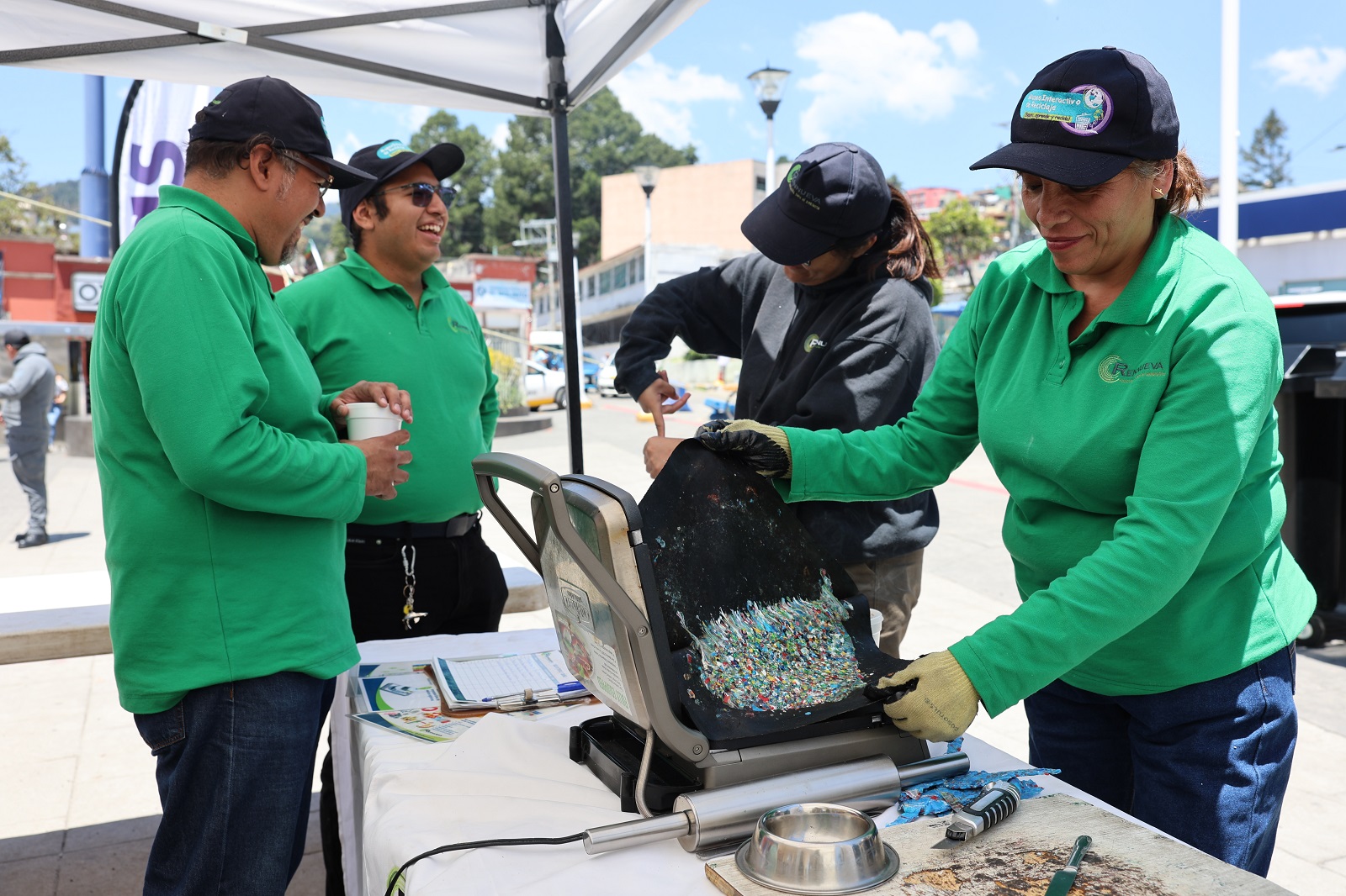 COLECTA HUIXQUILUCAN 3 TONELADAS DE RESIDUOS ELECTRÓNICOS, PLÁSTICOS Y DE CARTÓN A FAVOR DEL MEDIO AMBIENTE