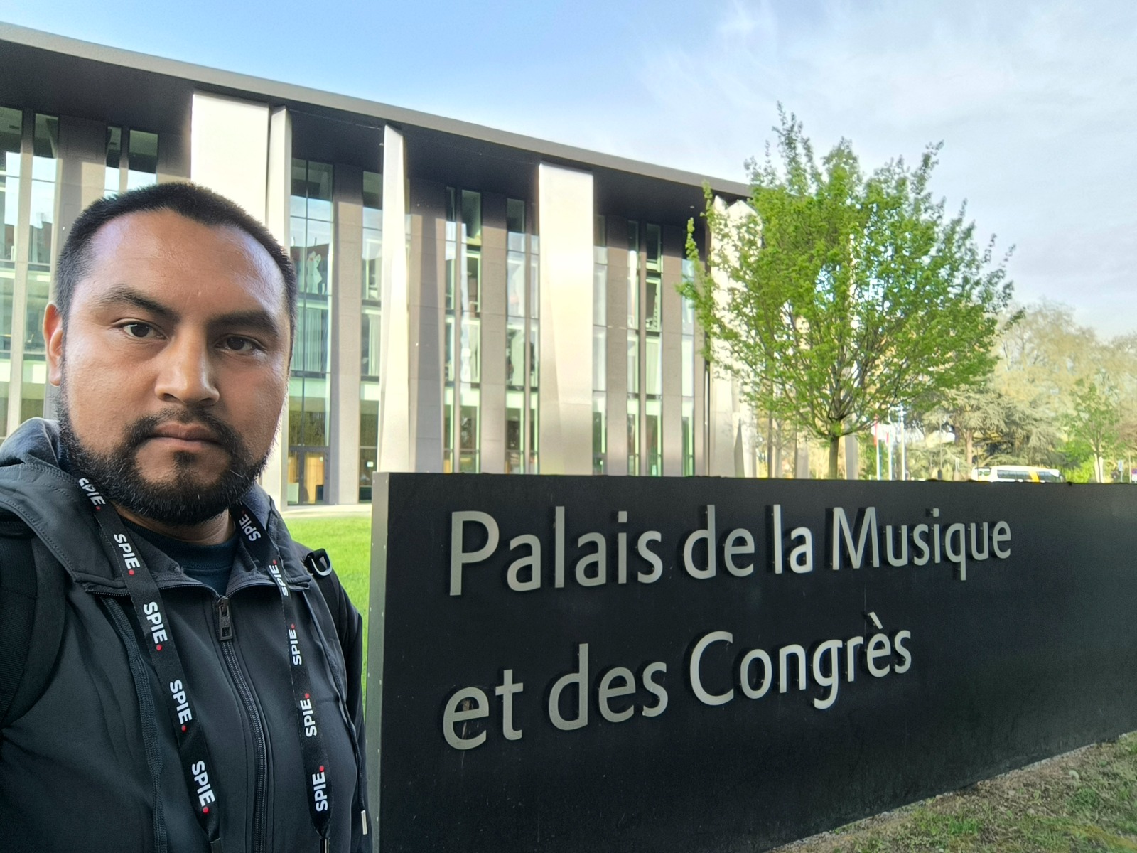CIENTÍFICO DE LA UPT PRESENTA EN FRANCIA TECNOLOGÍA DE IA PARA FORTALECER EL DIAGNÓSTICO DE CÁNCER DE MAMA