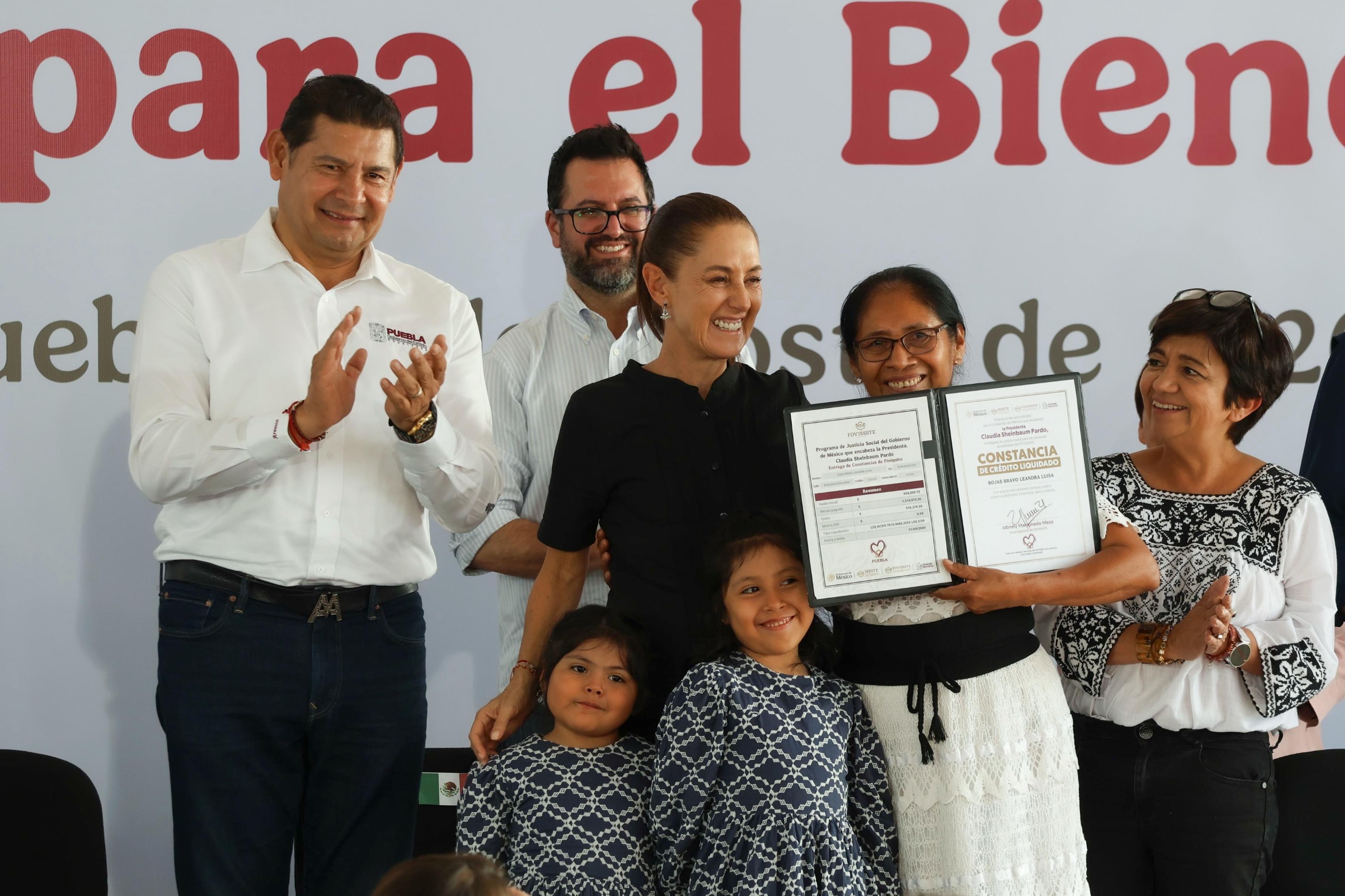 ENTREGA CLAUDIA SHEINBAUM VIVIENDA PARA EL BIENESTAR EN PUEBLA; ESTE PROGRAMA BENEFICIARÁ A 12 MILLONES DE FAMILIAS