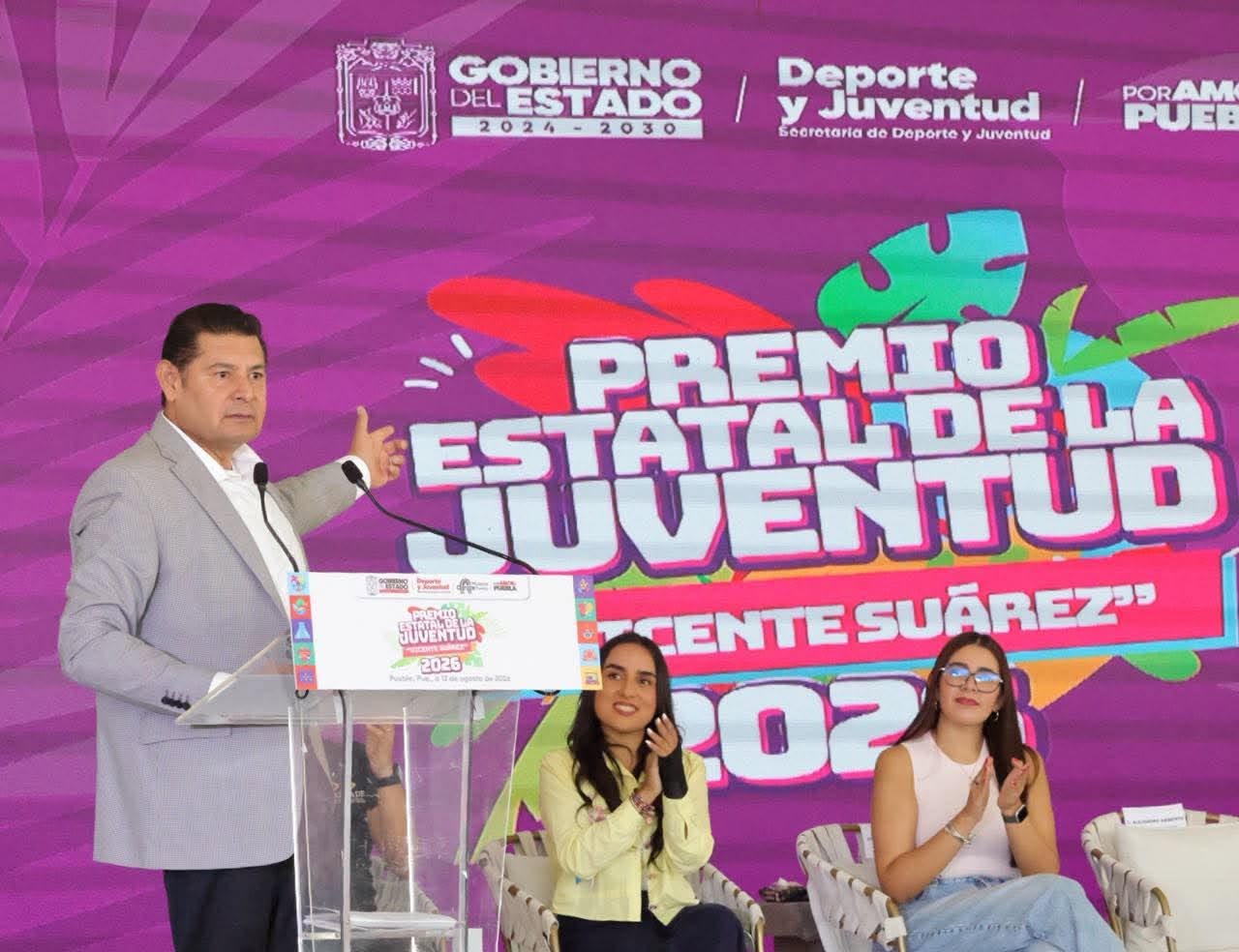 RECONOCE ALEJANDRO ARMENTA CON EL PREMIO ESTATAL DE LA JUVENTUD AL TALENTO, LOS SUEÑOS Y LAS OPORTUNIDADES PARA TRANSFORMAR