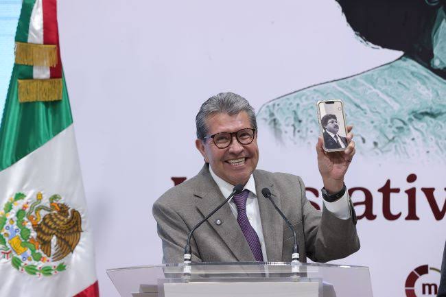 “INICIATIVA QUE PROHÍBE QUE PERSONAS CON DOBLE NACIONALIDAD ASPIREN A CARGOS PÚBLICOS DEBE ANALIZARSE”: RICARDO MONREA