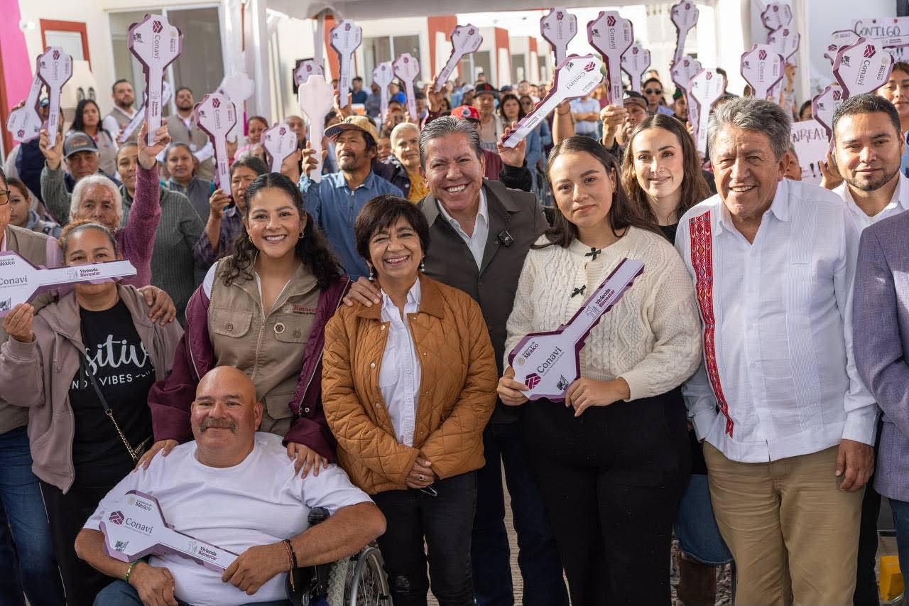 ENTREGA DAVID MONREAL VIVIENDA A 18 FAMILIAS DE LUIS MOYA; CONAVI VA POR 12 MIL EN EL ESTADO DE ZACATECAS