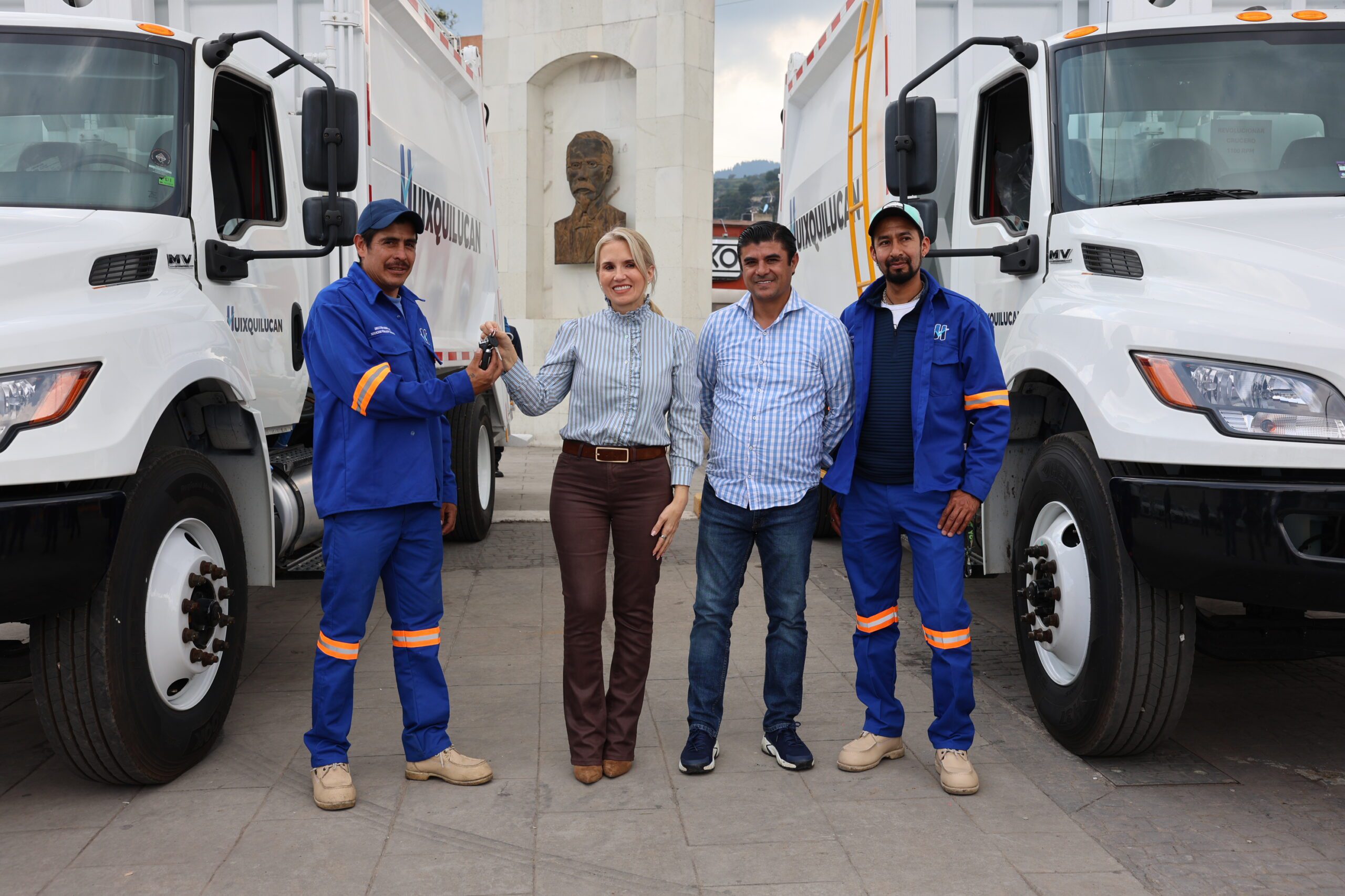 ENTREGA HUIXQUILUCAN NUEVO PARQUE VEHICULAR PARA MEJORAR SERVICIOS PÚBLICOS Y LA ATENCIÓN A LA POBLACIÓN