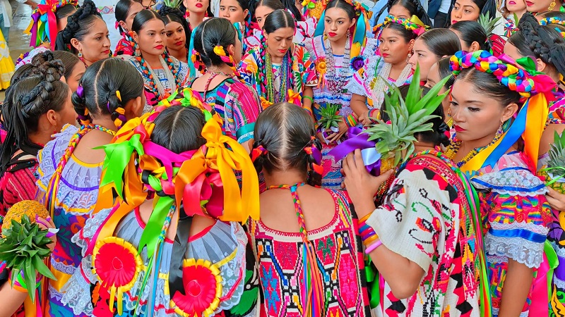 GUELAGUETZA SIN OAXAQUEÑOS