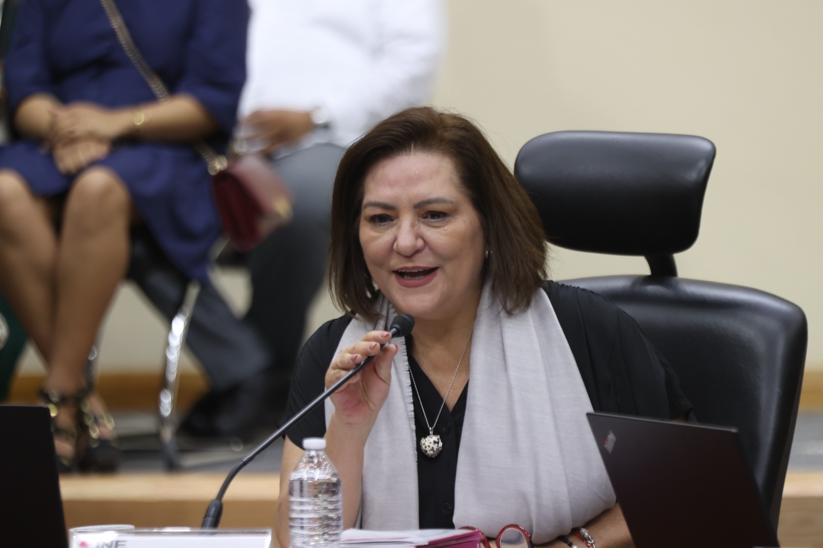 EL INE: ¿ESTÁ CON DIOS O ESTÁ CON EL DIABLO?