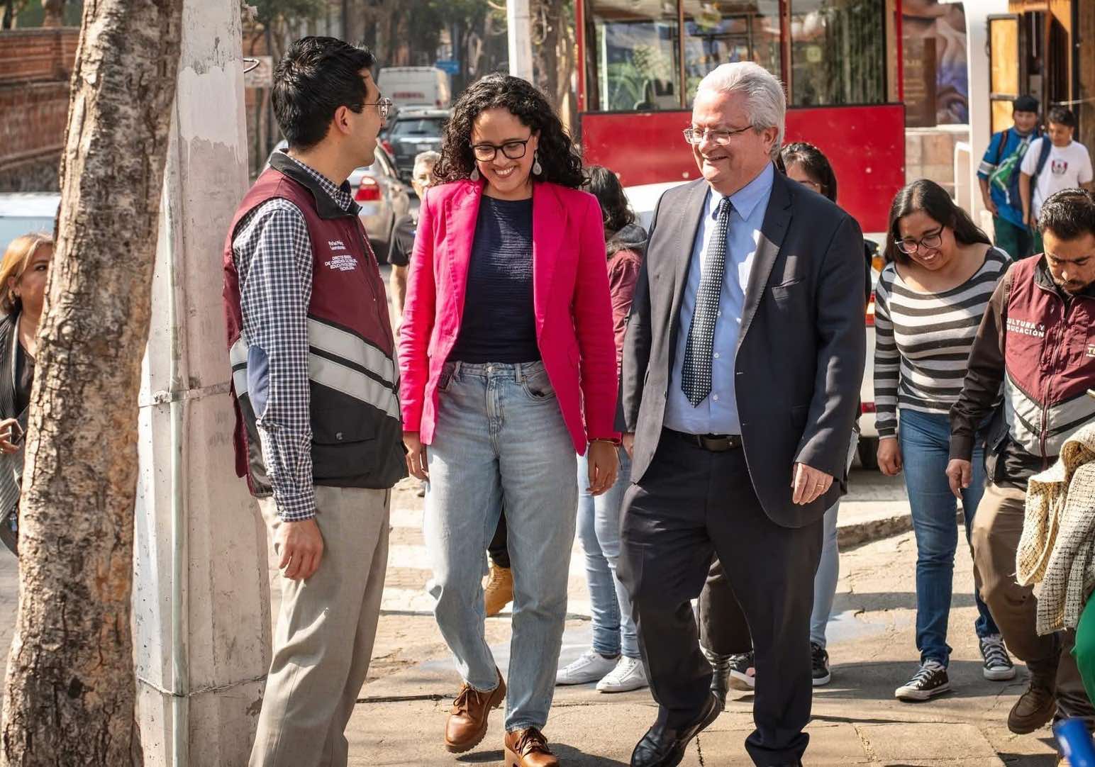 A GABRIELA OSORIO SE LE DESCOMPONE TLALPAN