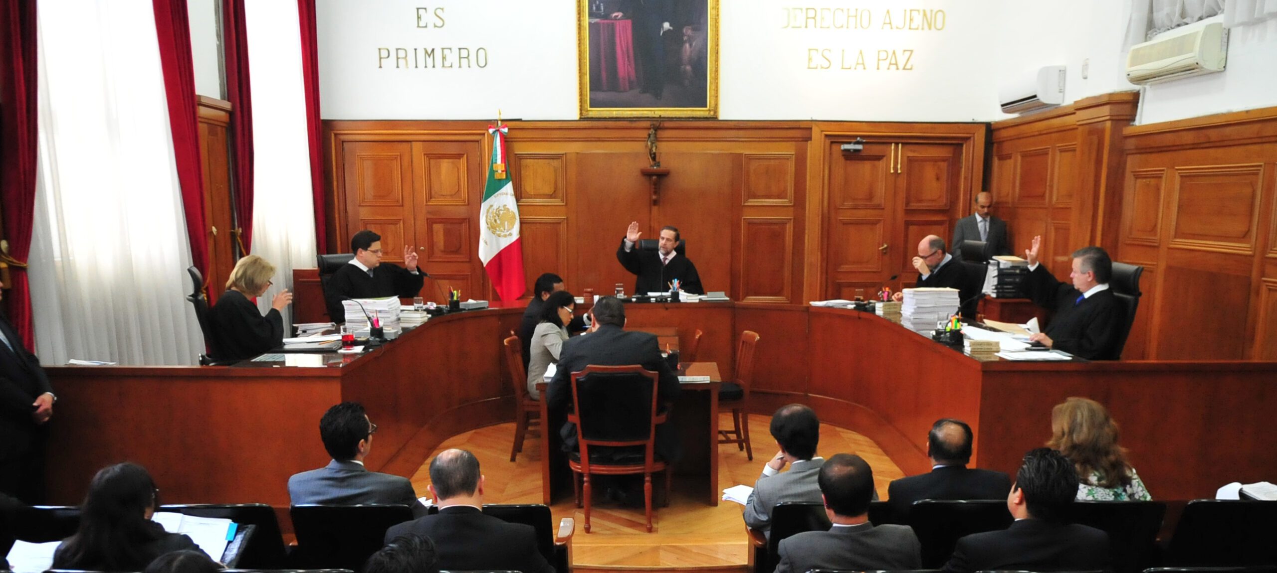 ¿POR QUÉ ESA OBSESIÓN POR CONTROLAR LA SCJN?