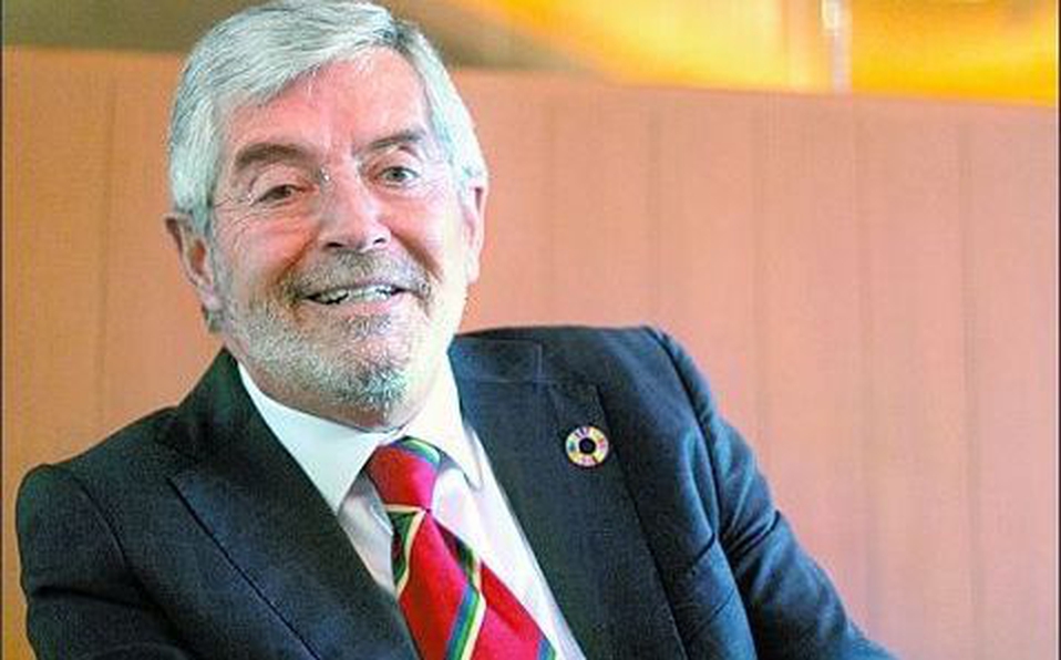 DE LA FUENTE: ‘TROMPOS A LA UÑA’