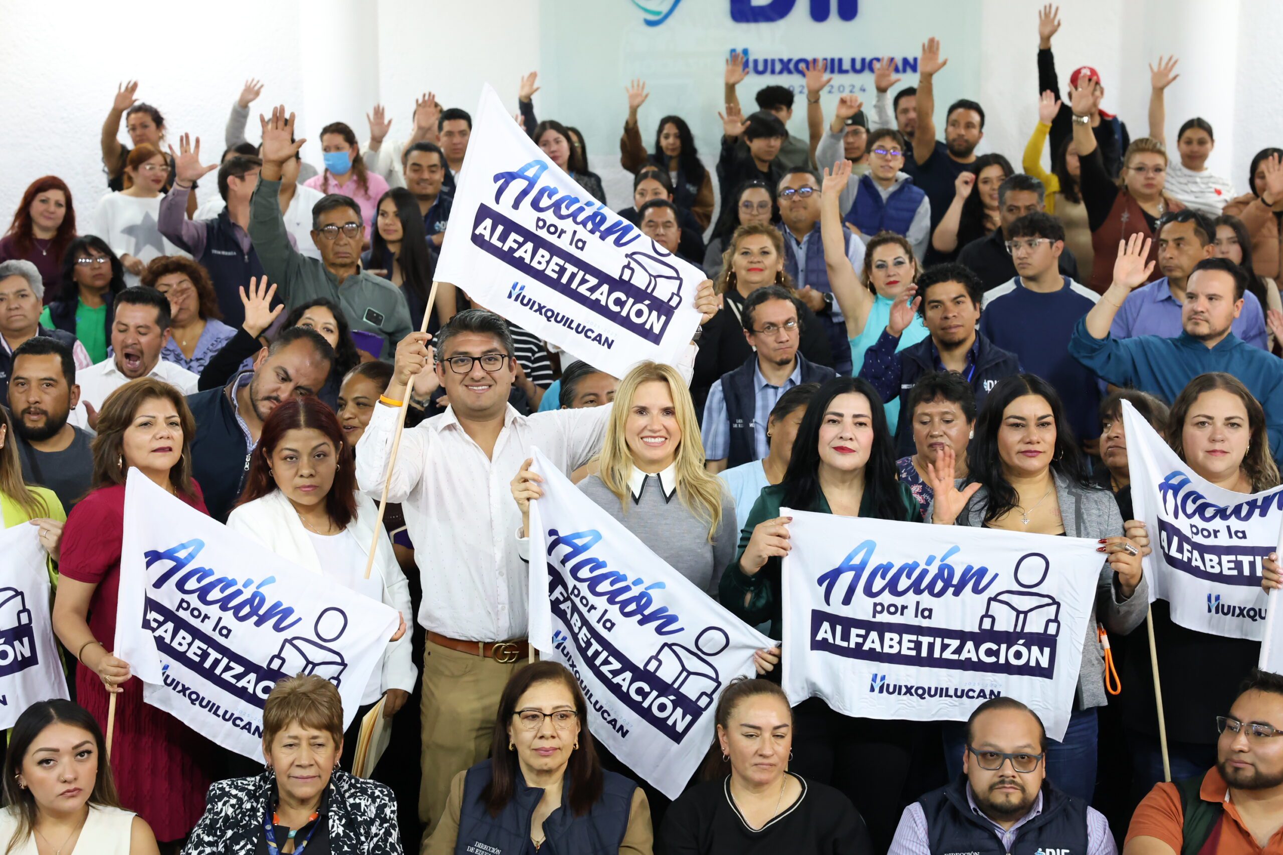 INICIA HUIXQUILUCAN CAMPAÑA PARA ERRADICAR EL ANALFABETISMO