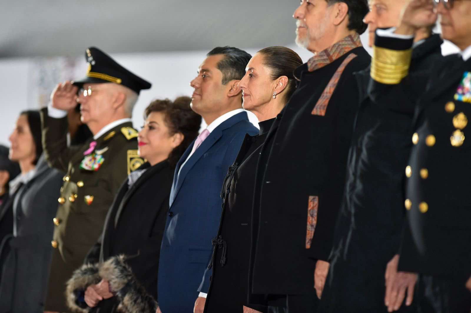 ENCABEZA CLAUDIA SHEINBAUM CEREMONIA POR LOS 200 AÑOS DE LA REPÚBLICA MEXICANA