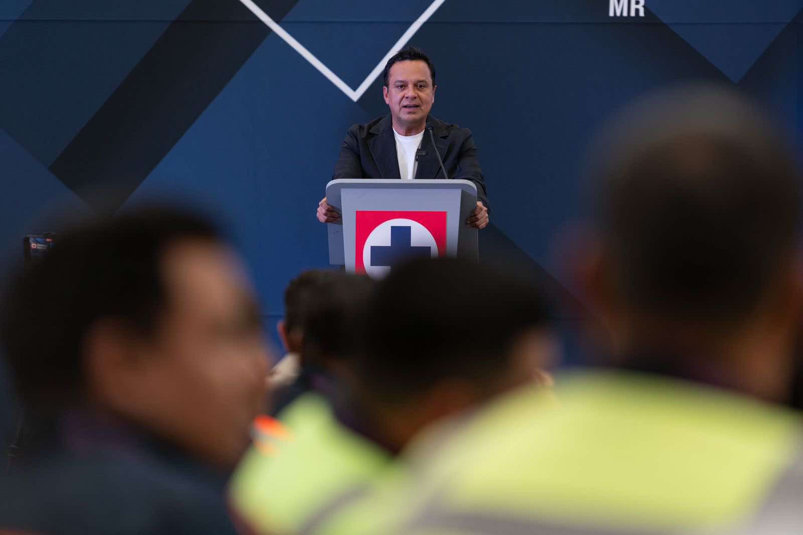 RECIBIÓ CEMENTO CRUZ AZUL A LOS MIEMBROS DE LA CANACEM