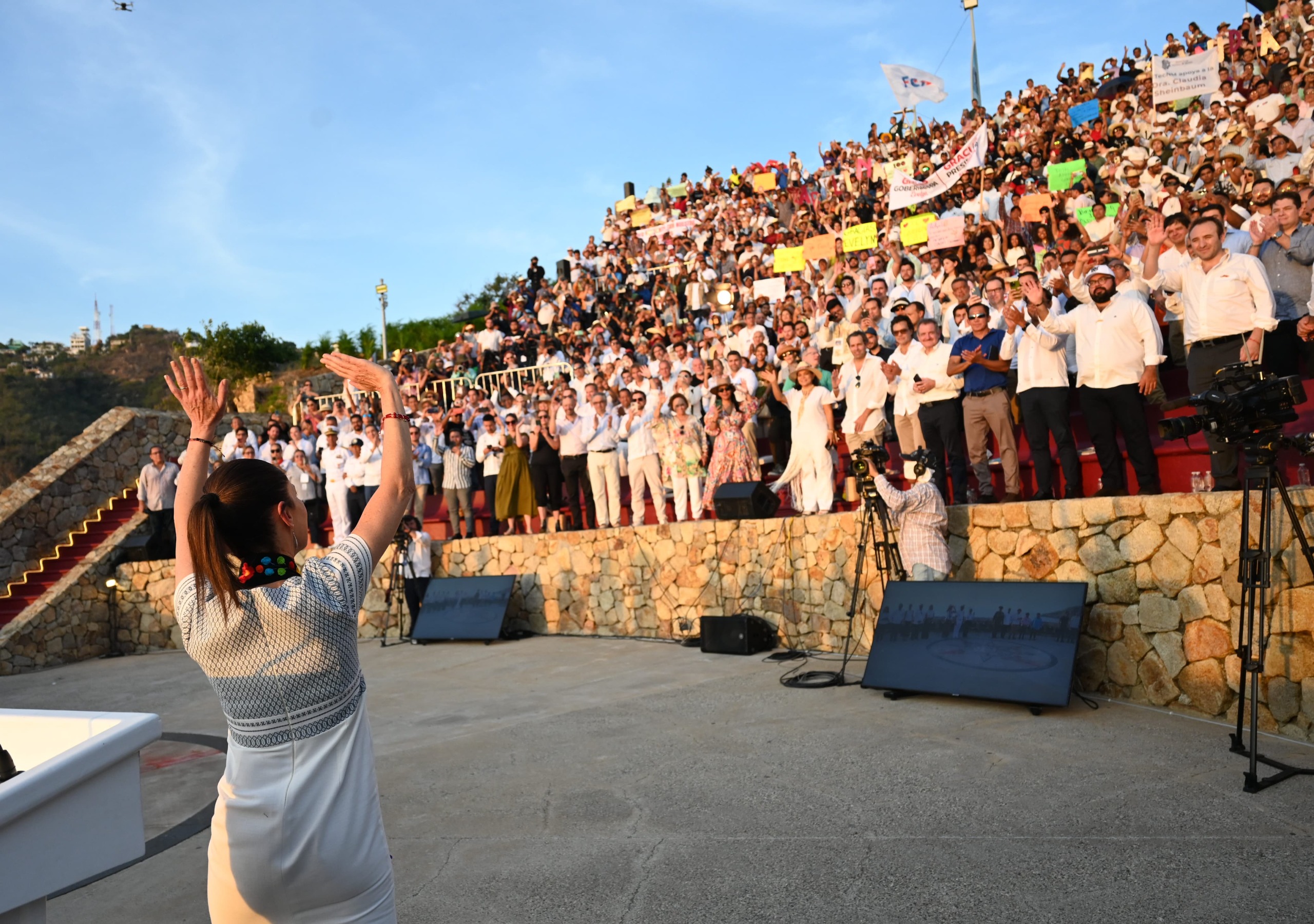 FIRMA CLAUDIA SHEINBAUM DECRETO PARA CREAR EL CENTRO INTEGRAL ‘ACAPULCO SE TRANSFORMA CONTIGO’