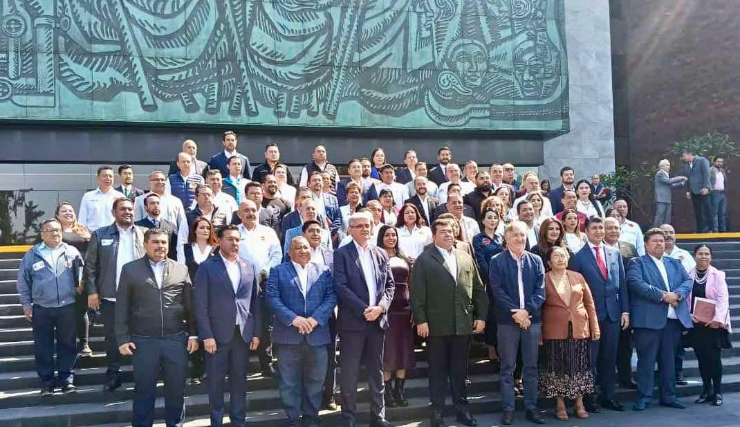 REALIZA CATEM DIÁLOGO CON LA CSI EN LA CÁMARA DE DIPUTADOS