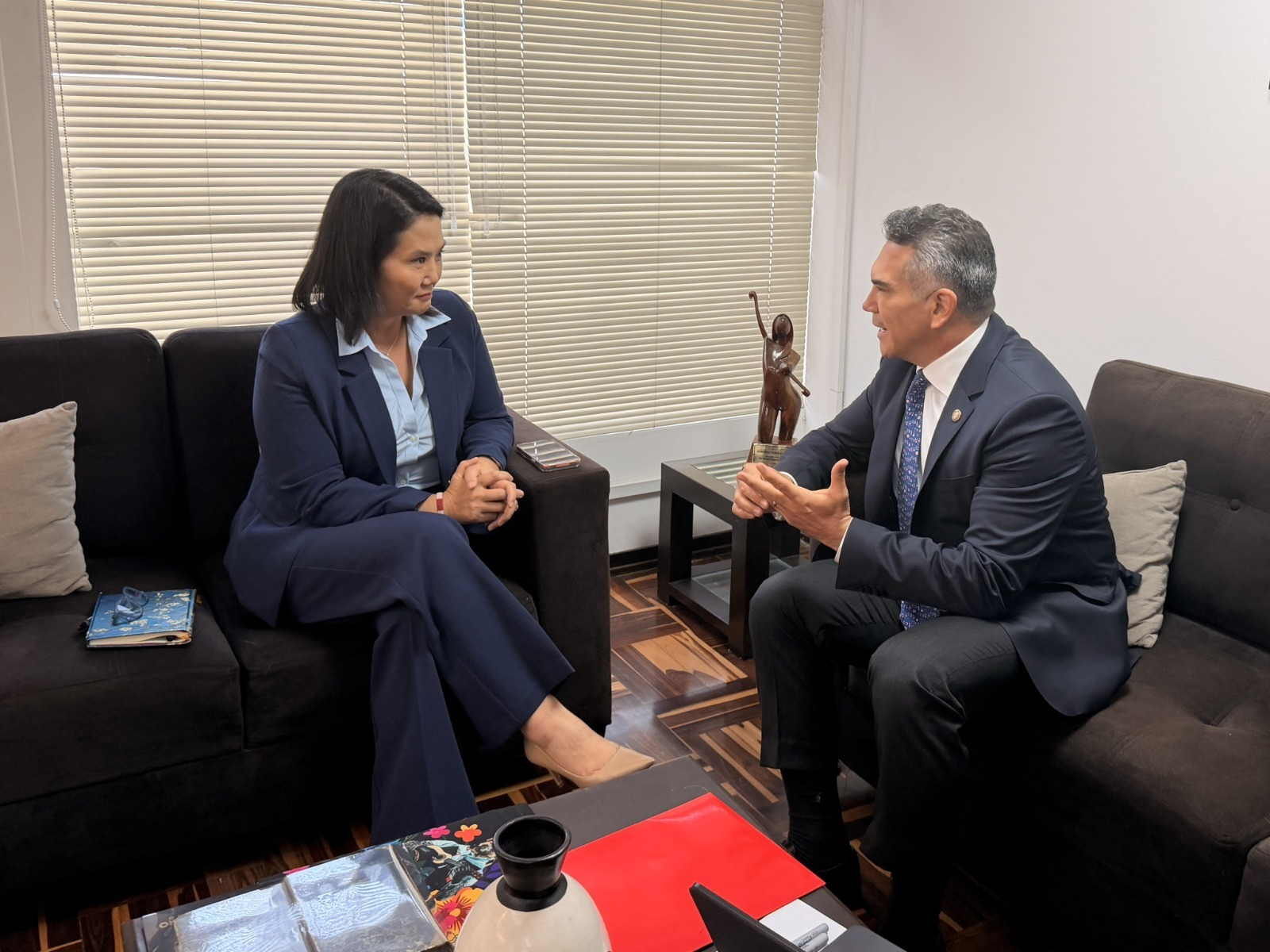 SE REUNIO ALEJANDRO MORENO CON KEIKO FUJIMORI
