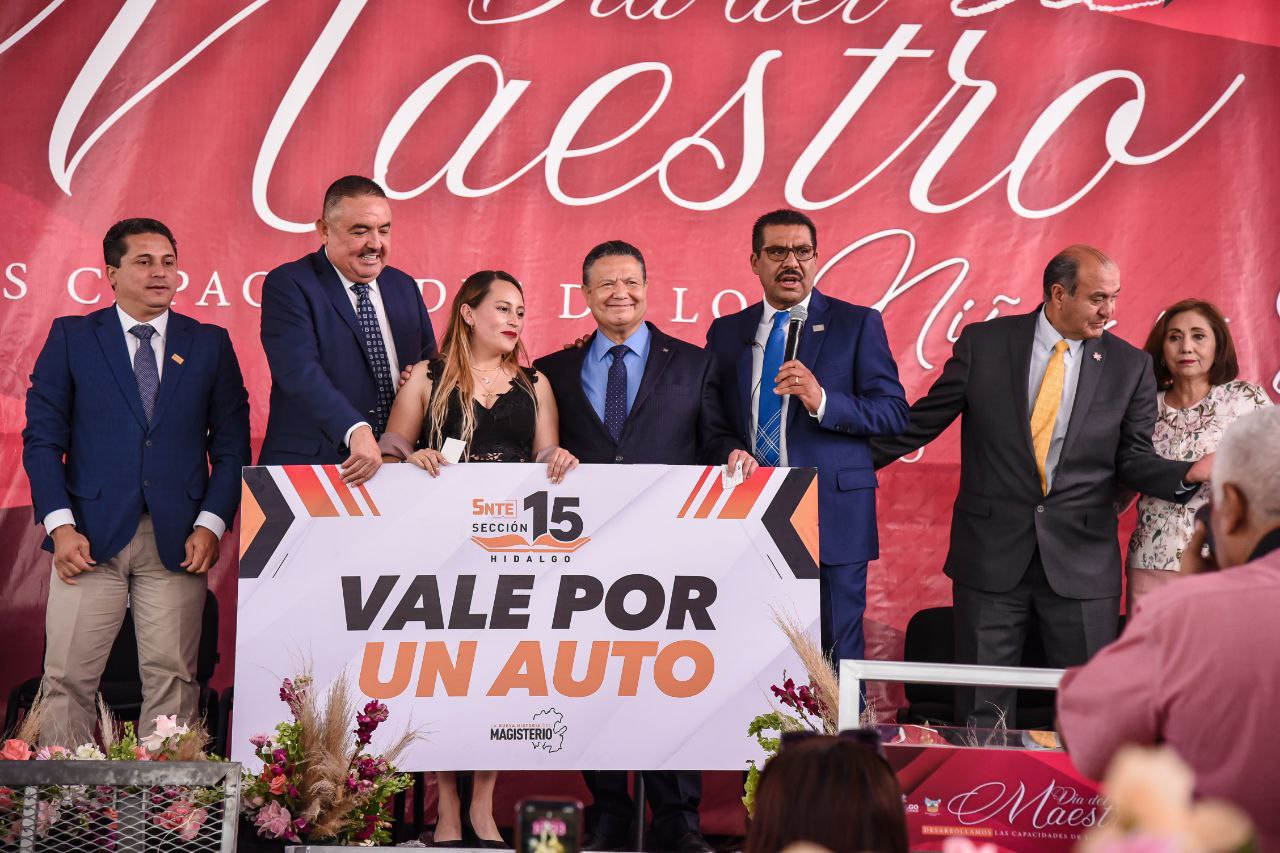 TRABAJA JULIO MENCHACA EN LA TRANSFORMACIÓN DEL SECTOR EDUCATIVO DE HIDALGO