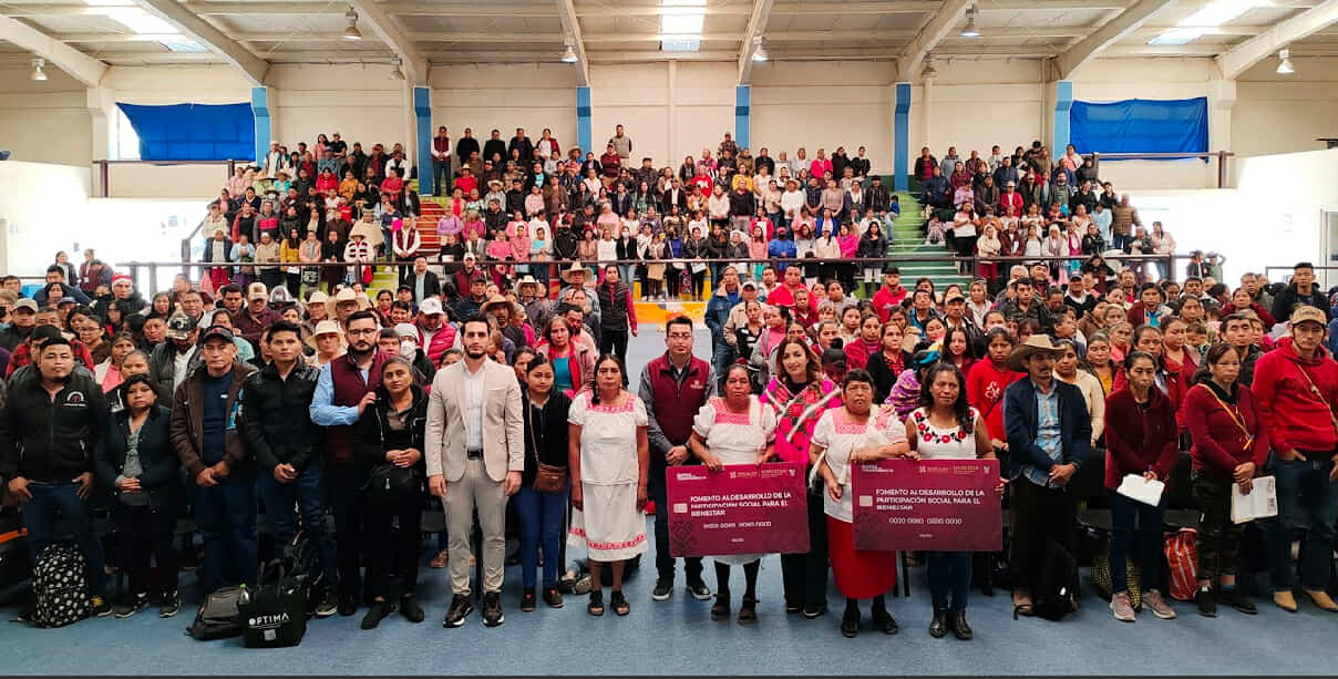 ENTREGA GOBIERNO DE JULIO MENCHACA INCENTIVOS AL SECTOR ARTESANAL DE HIDALGO