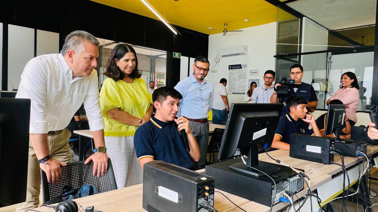 REFUERZA AYUNTAMIENTO DE MÉRIDA ESTRATEGIAS DIRIGIDAS A DESARROLLO DE LOS JÓVENES