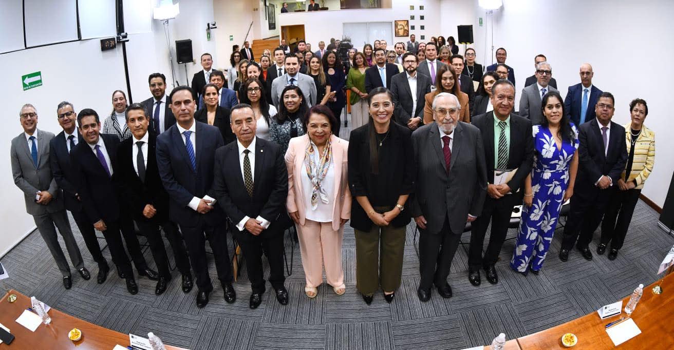 RECONOCE EL TDJ A QUIENES FORTALECEN LA FORMACIÓN DE PERSONAS JUZGADORAS