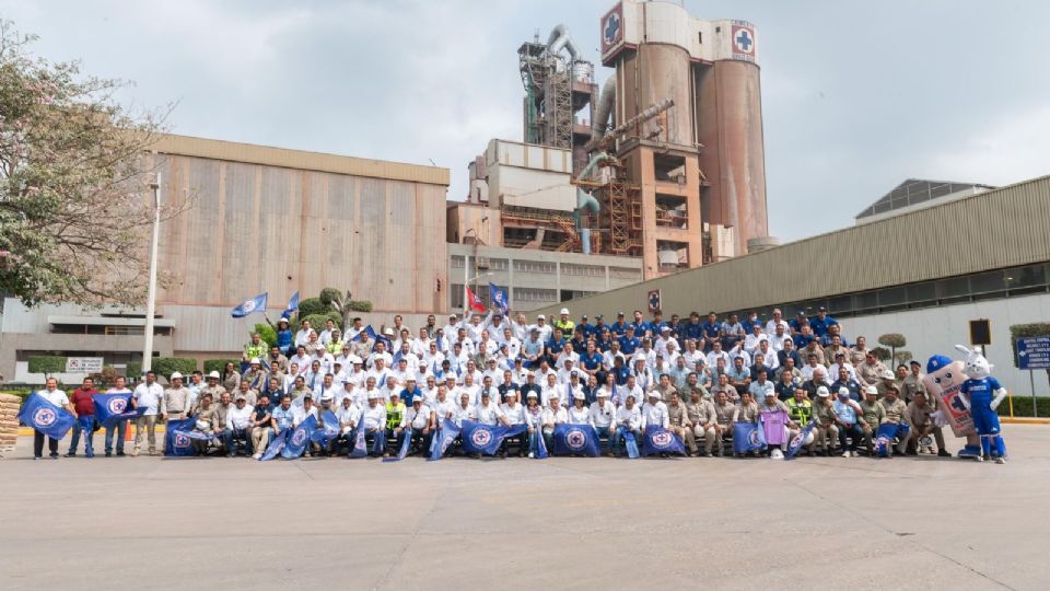 REAFIRMA LA CRUZ AZUL SU COMPROMISO CON MÉXICO Y RESPALDA EL LIDERAZGO DE LA PRESIDENTA SHEINBAUM