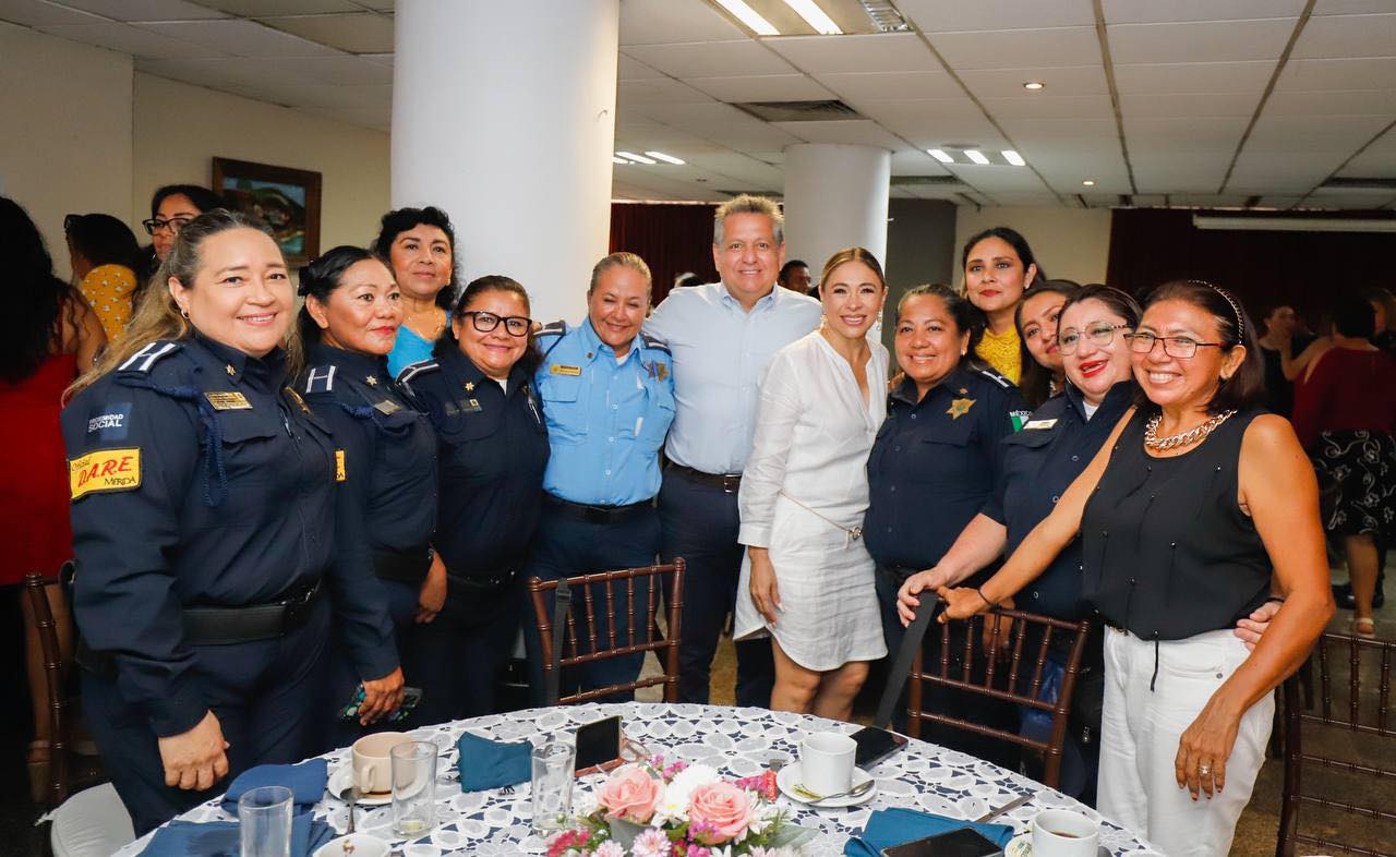 RECONOCE EL AYUNTAMIENTO DE MÉRIDA LABOR DE SUS MUJERES POLICÍAS