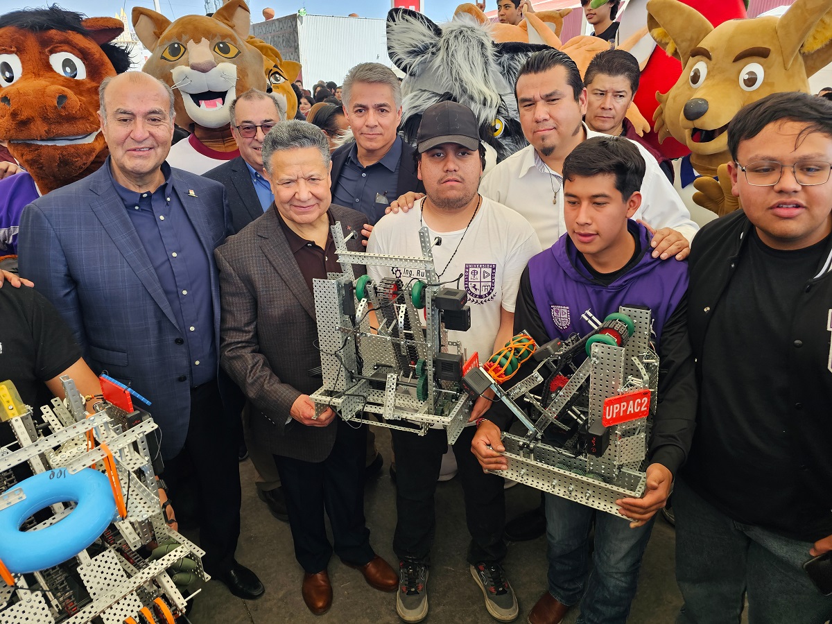 INAUGURA JULIO MENCHACA EL XVI CAMPEONATO NACIONAL DE ROBÓTICA STEM
