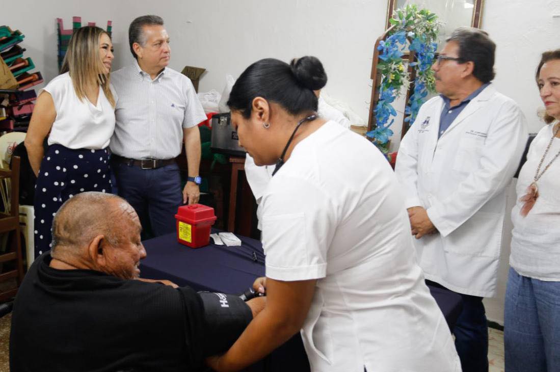 LLEVA AYUNTAMIENTO DE MÉRIDA SERVICIOS DE SALUD A LOS ADULTOS MAYORES