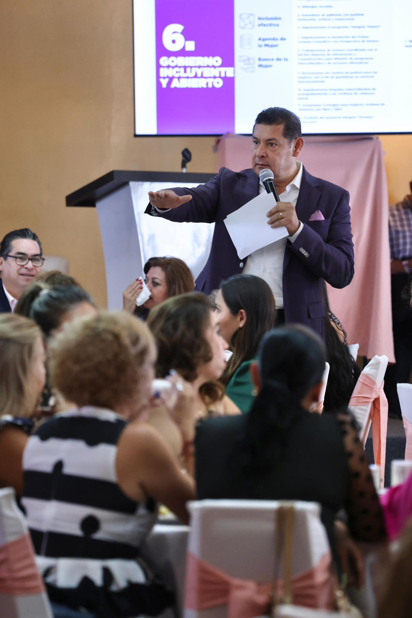 “LAS MUJERES SERÁN PRIORIDAD EN MI GOBIERNO”: ALEJANDRO ARMENTA