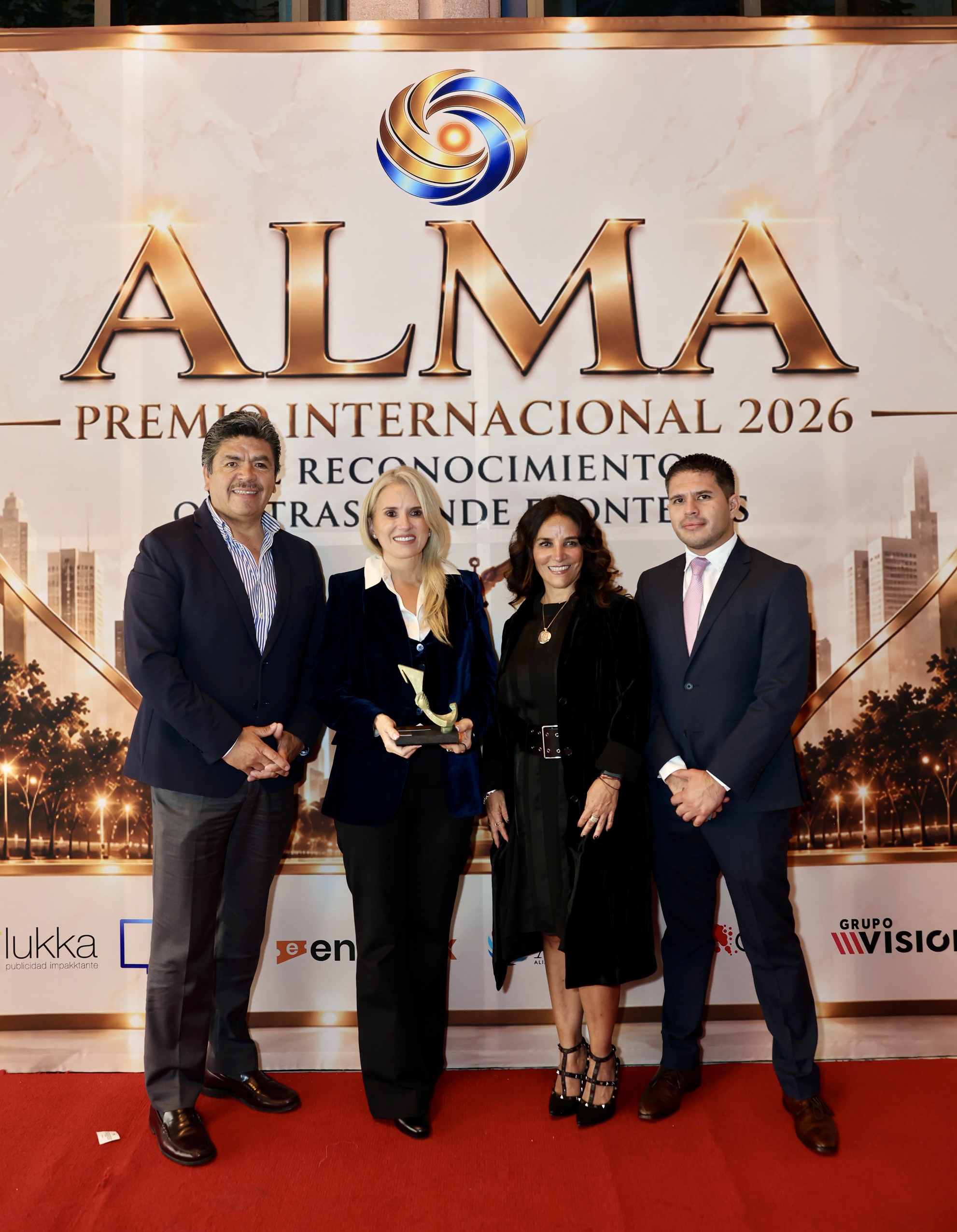 RECIBE ROMINA CONTRERAS PREMIO INTERNACIONAL ALMA 2026