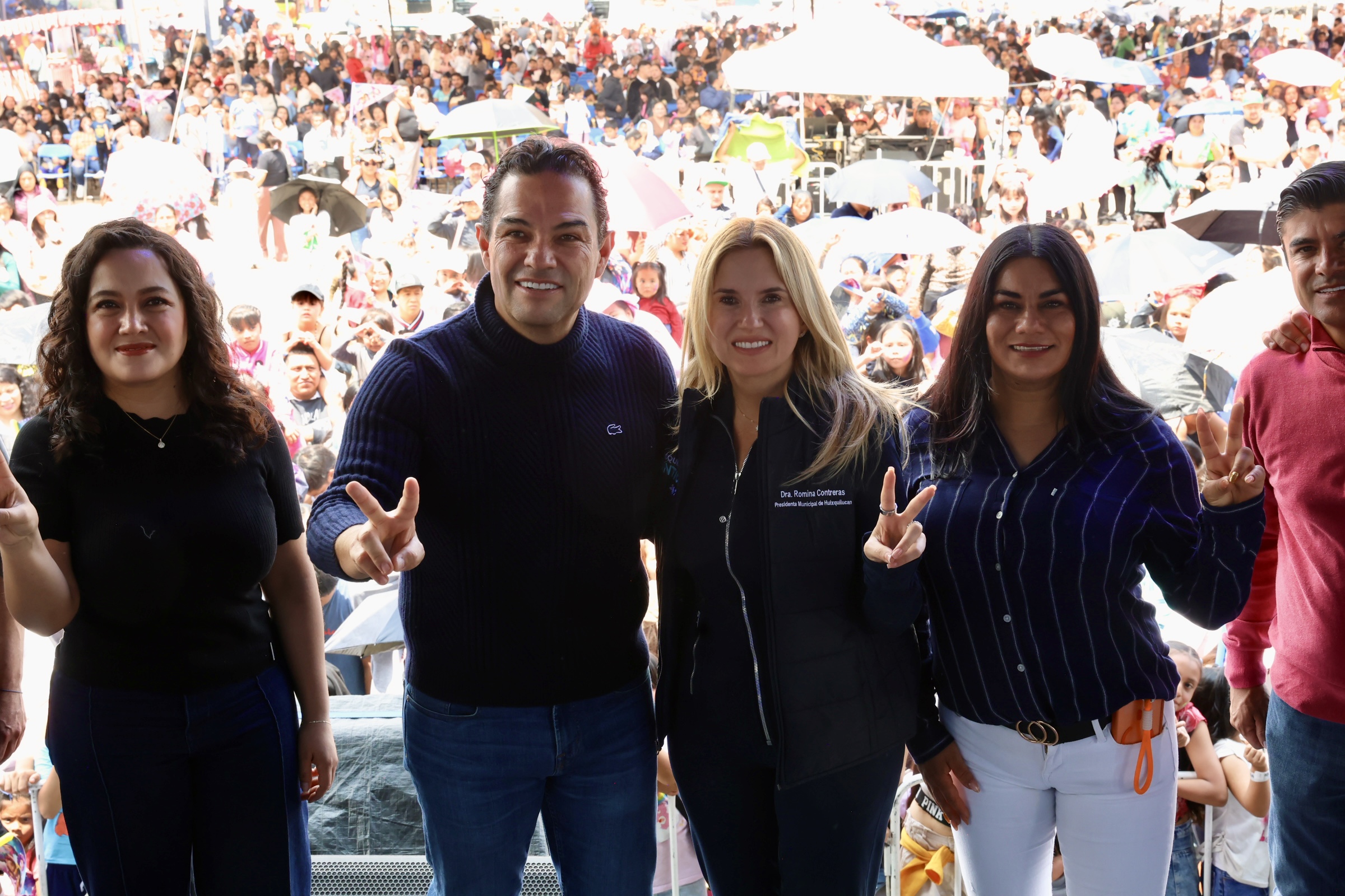 HUIXQUILUCAN CONTINUA FESTEJANDO A LOS NINOS CON SHOWS INFANTILES Y MUCHOS REGALOS