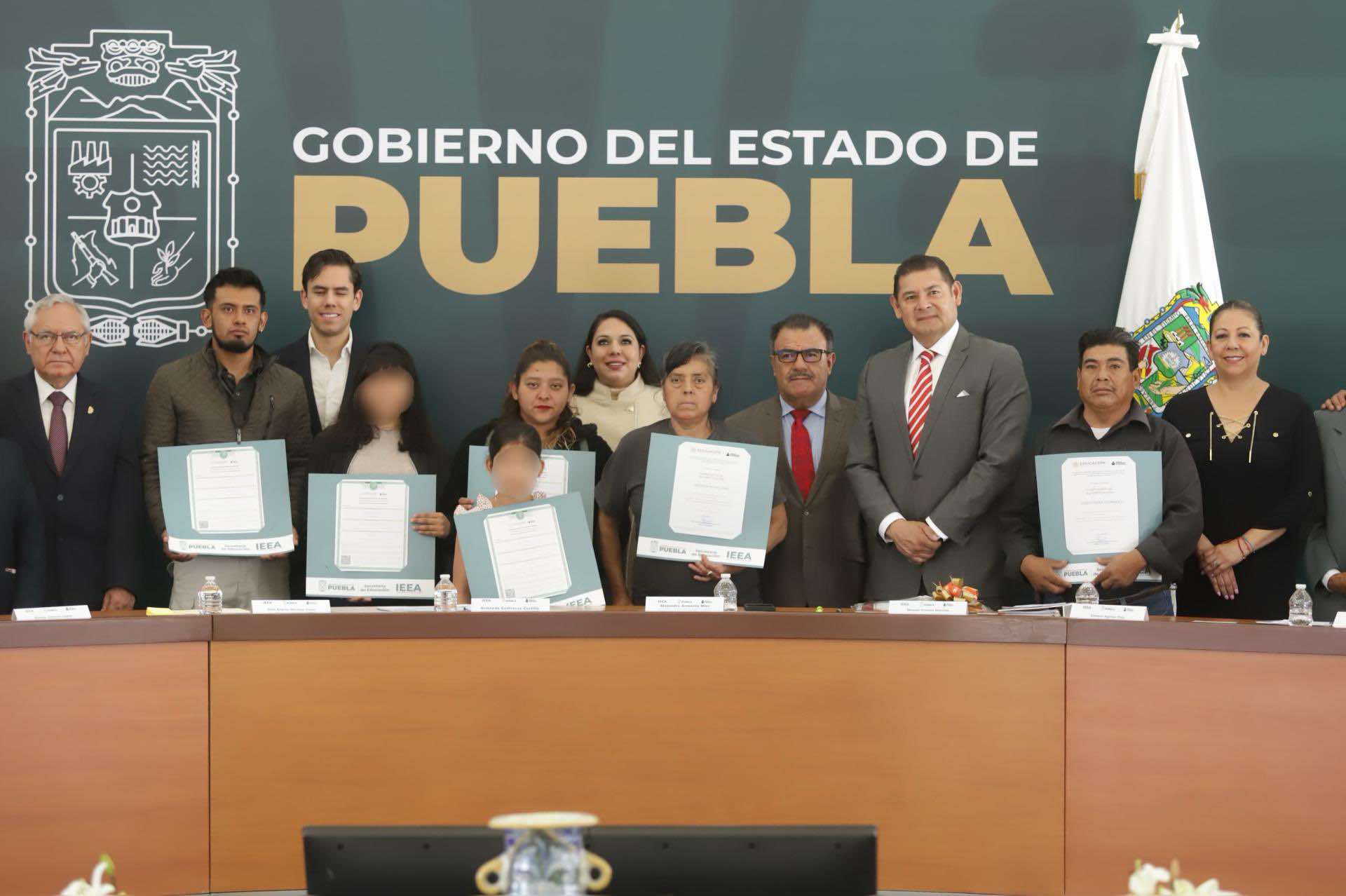 “PUEBLA SERÁ EL PRIMER ESTADO EN LEVANTAR LA ‘BANDERA BLANCA’ CONTRA EL ANALFABETISMO”: ALEJANDRO ARMENTA